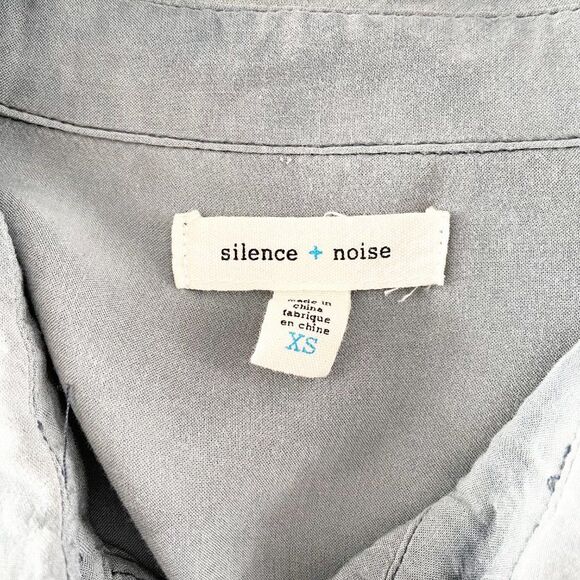 silence + noise Acid Wash Blue Long Dolman Sleeve Button Front Slouchy Top XS - Picture 9 of 10